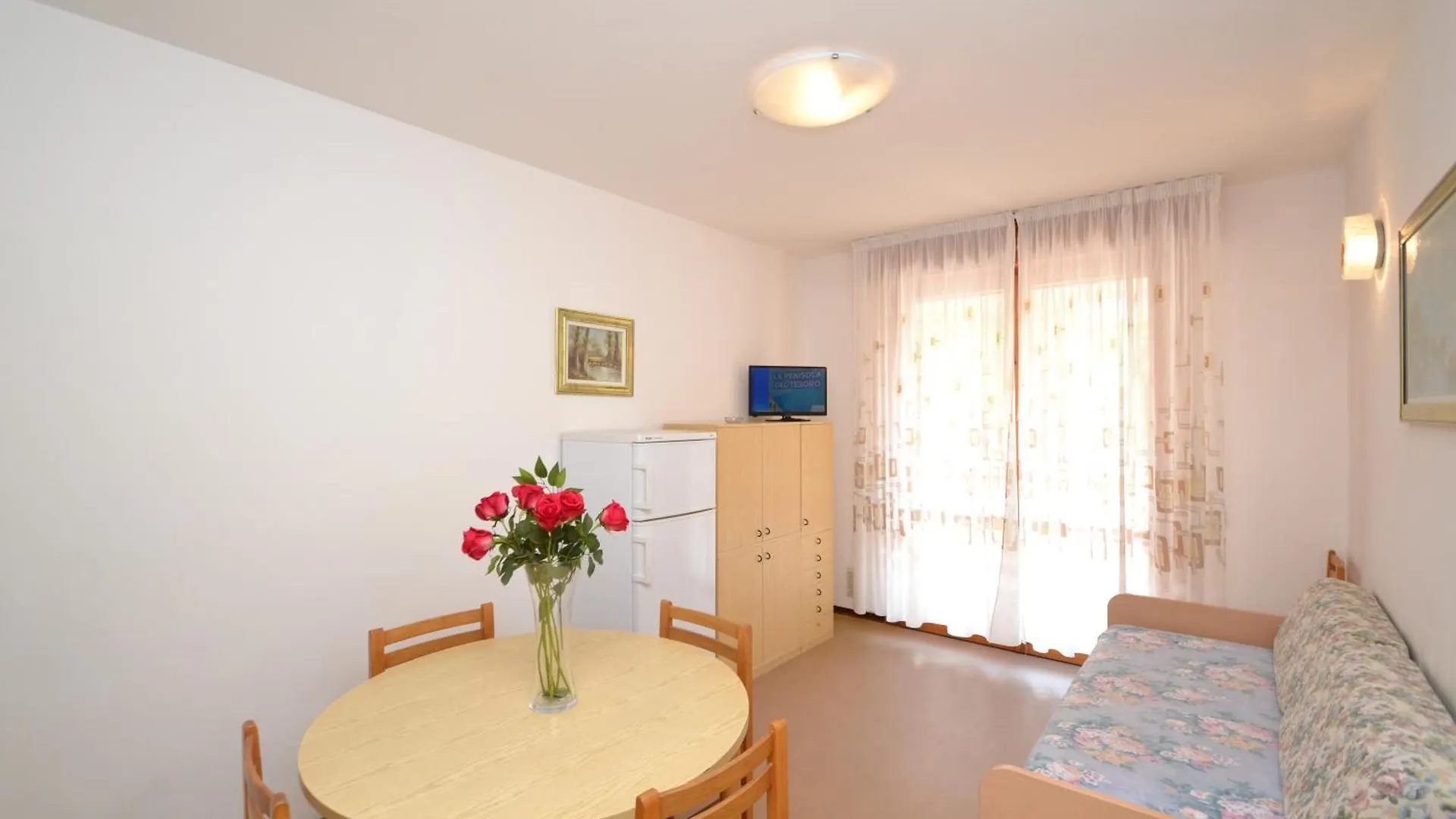 Sunny Apartment Right By The Beach Bibione Italy